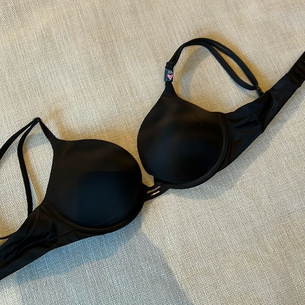 NWT Victoria’s Secret Smooth Push-Up Bra